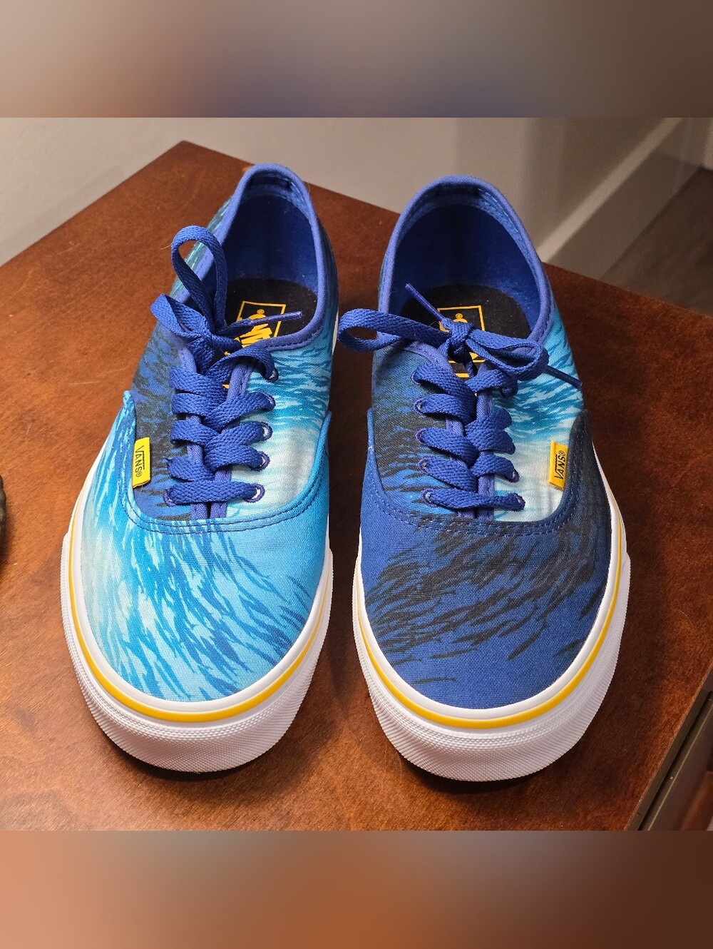 VANS National Geographic Era Ocean Blue Navy Shoes Womens Size 9.5